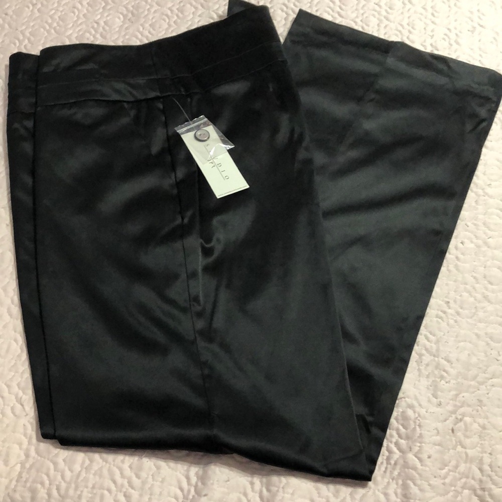NWT black polyester Satin trousers w/side pockets. Size 10